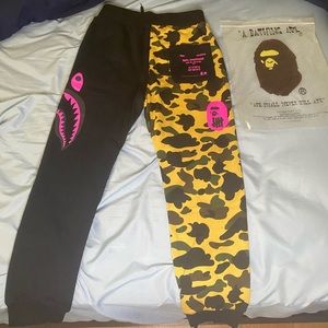 Bape shark sweatpants black and pink unauthorized